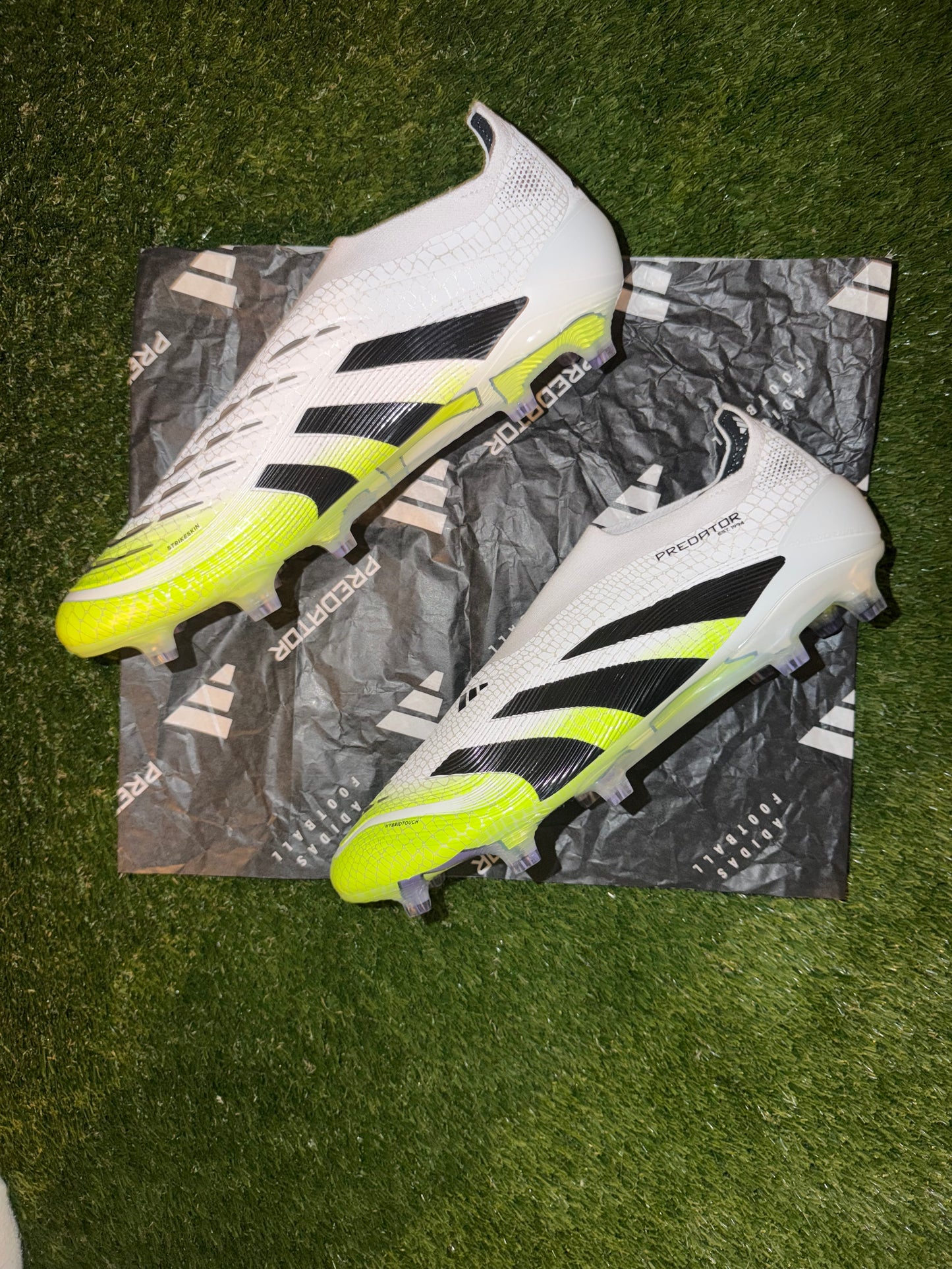 Adidas Predator Elite Laceless FG White / Black / Lemon