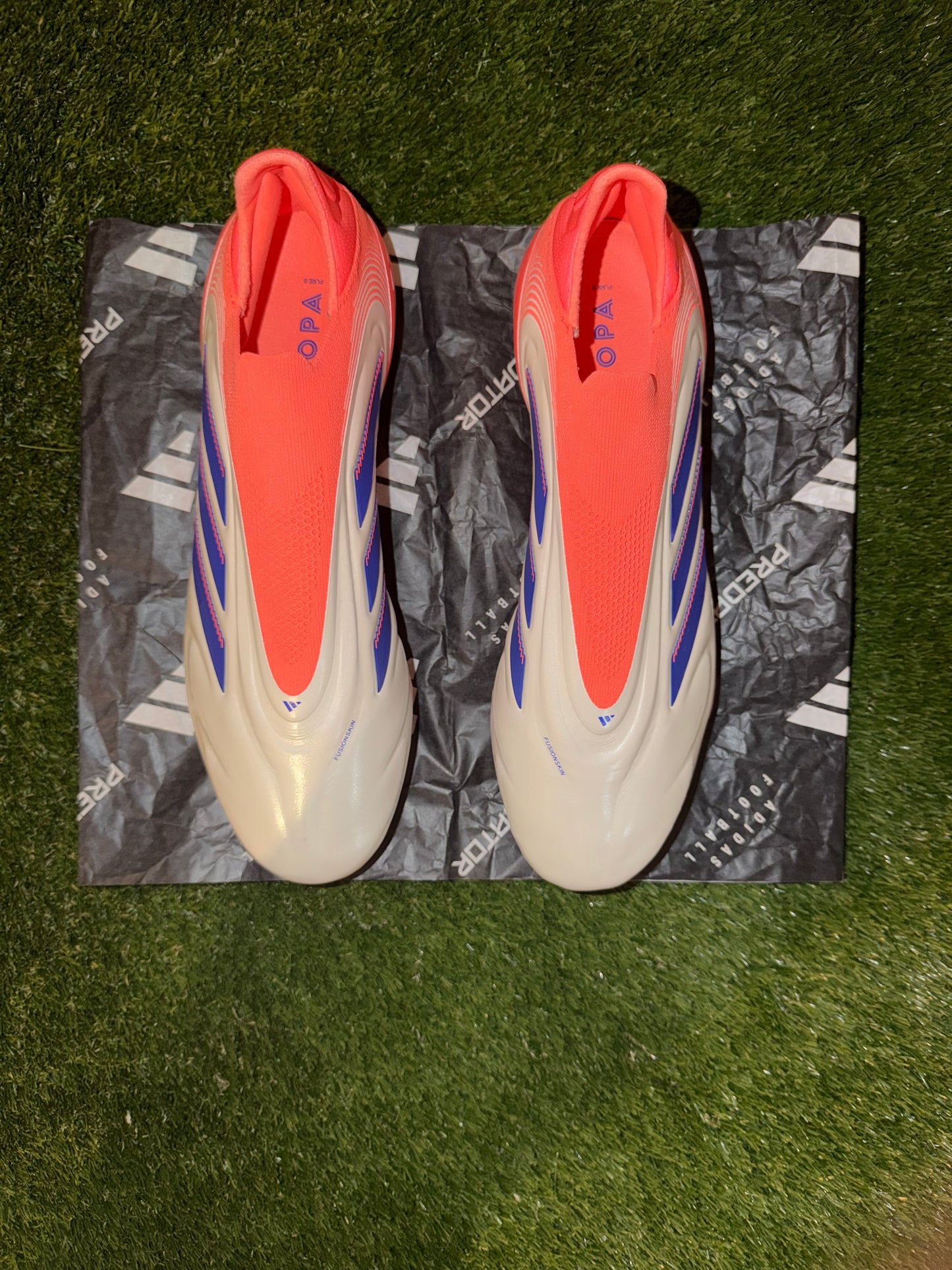 Adidas Copa Pure 3 Elite Laceless SG Off White / Blue / Orange